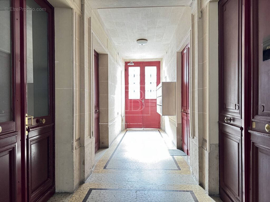 Appartement à PARIS-7E