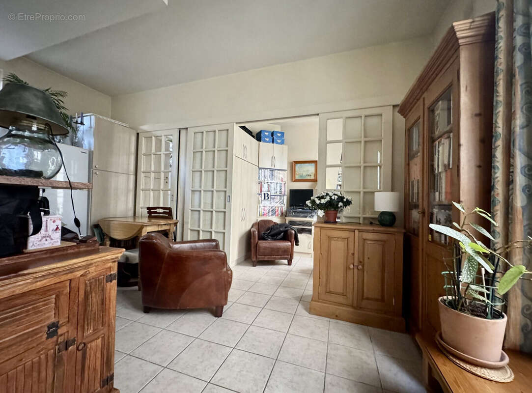 Appartement à PARIS-7E