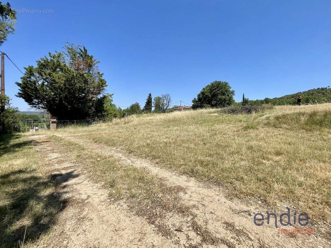 Terrain à VILLECROZE