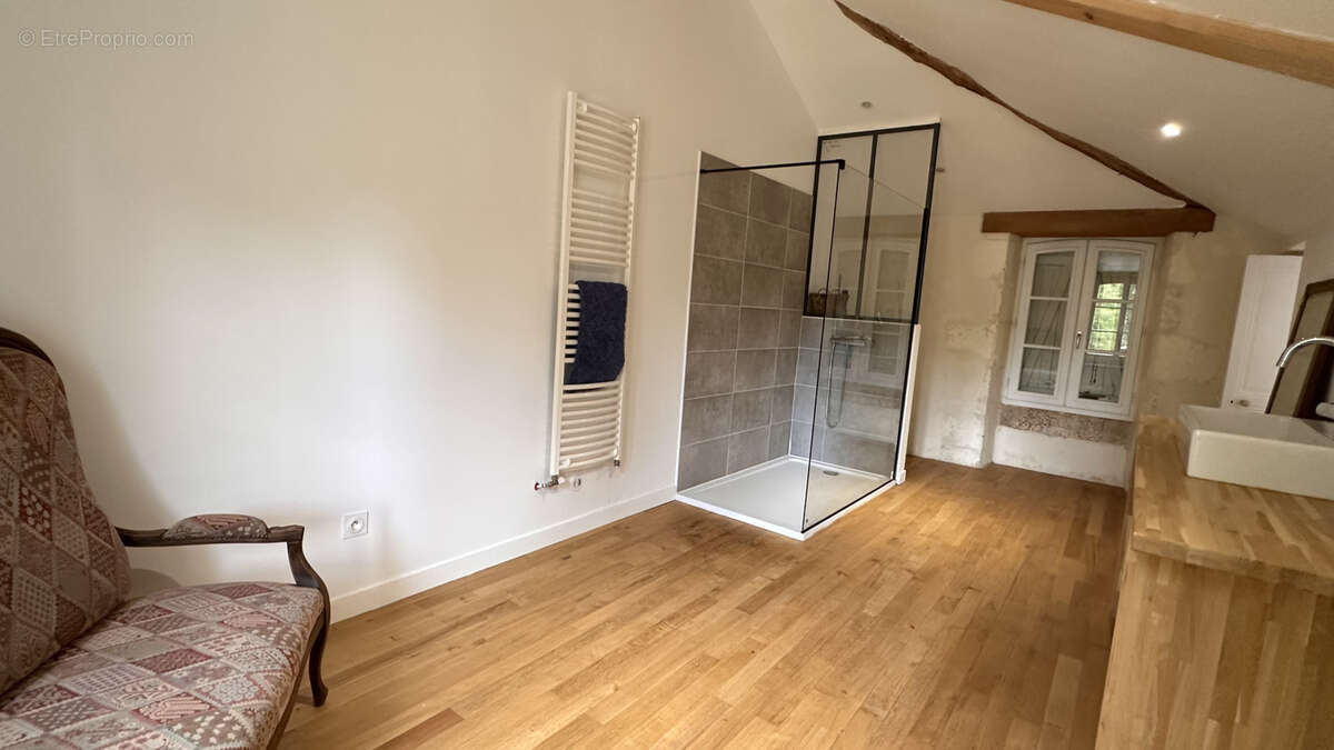 Maison à SAINT-JEAN-D'ANGELY