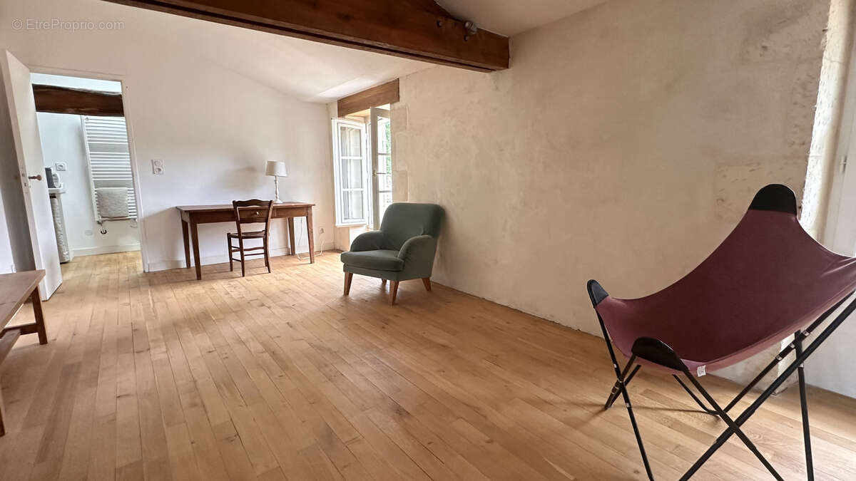 Maison à SAINT-JEAN-D'ANGELY