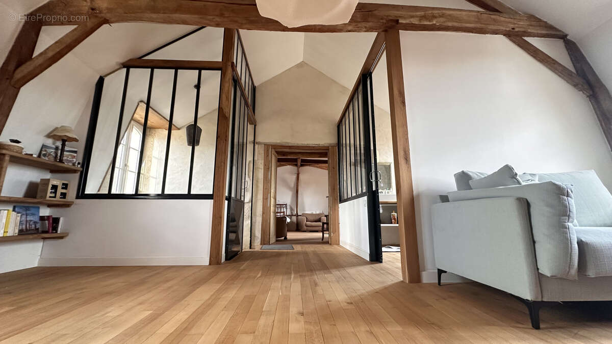 Maison à SAINT-JEAN-D'ANGELY