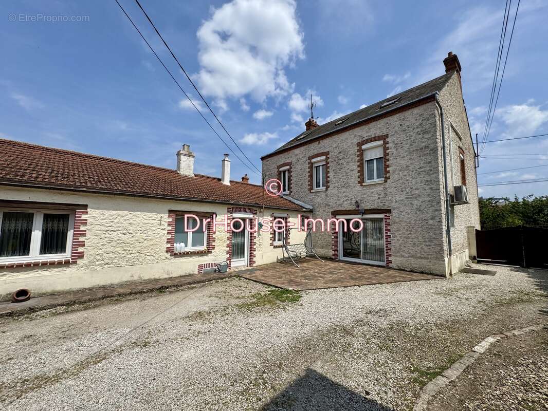 Maison à BAGNEAUX-SUR-LOING