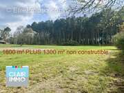 Terrain constructible - uzeste - bâtiment de France - - Terrain à UZESTE