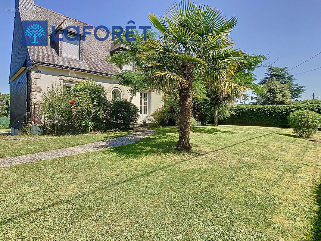 Maison à MUR-DE-BRETAGNE