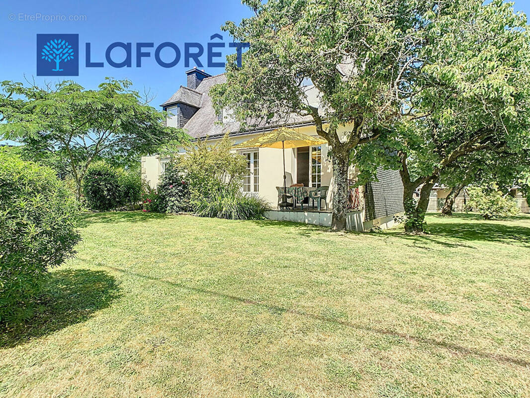 Maison à MUR-DE-BRETAGNE