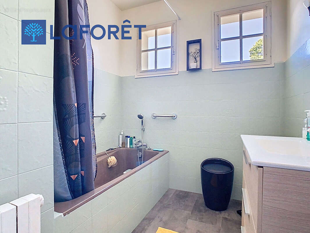 Maison à MUR-DE-BRETAGNE