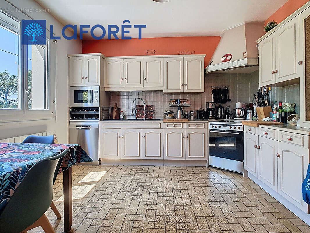 Maison à MUR-DE-BRETAGNE