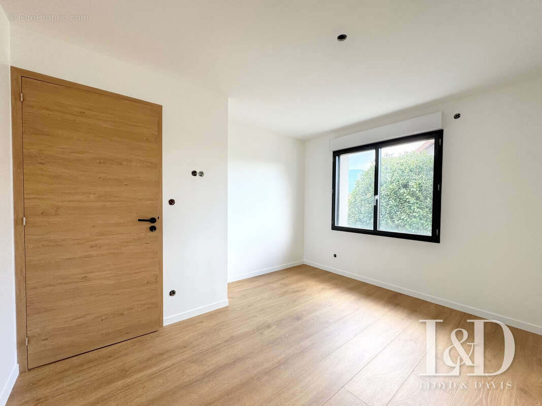 Appartement à CHALLES-LES-EAUX