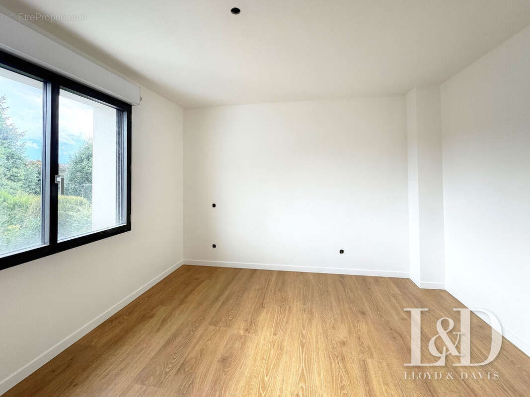 Appartement à CHALLES-LES-EAUX