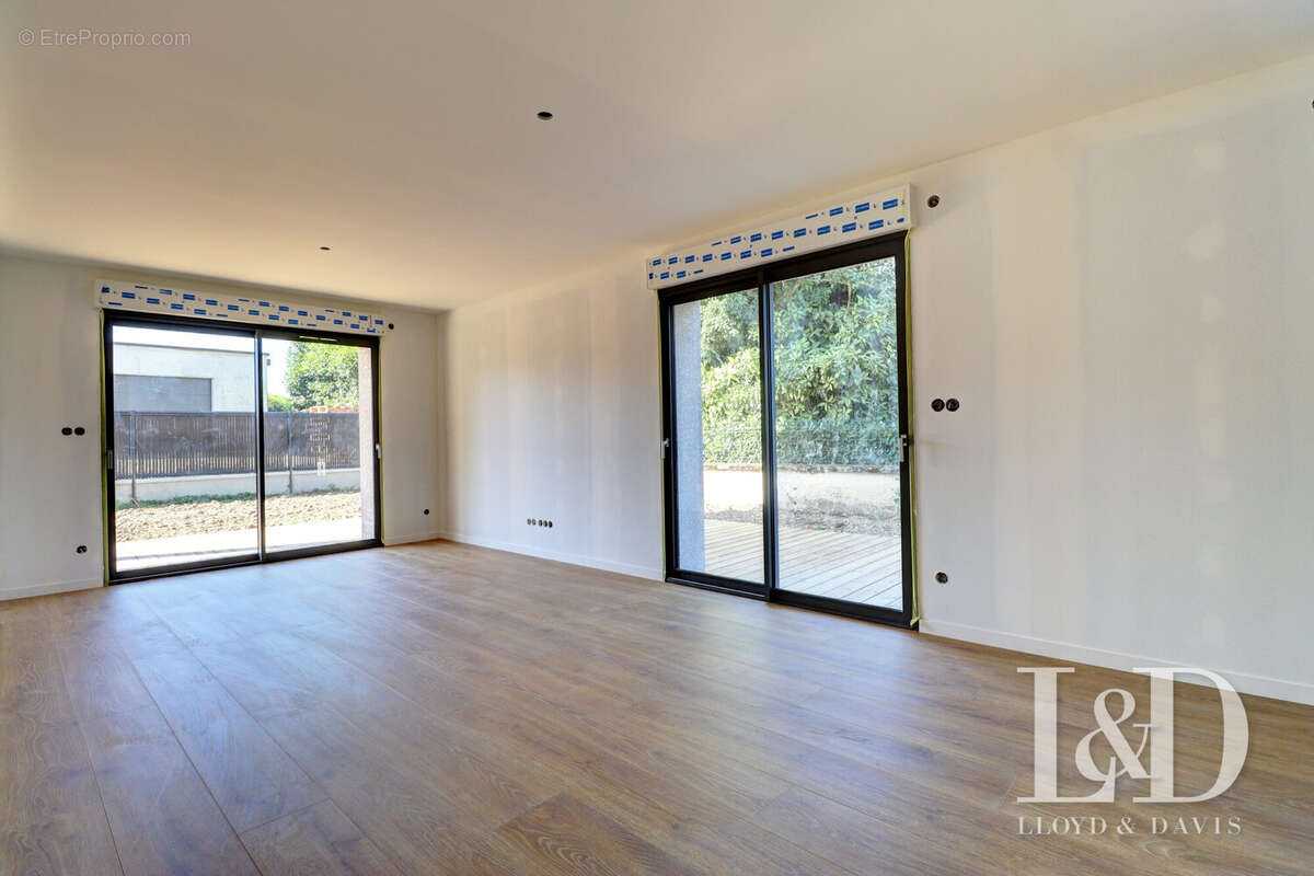 Appartement à CHALLES-LES-EAUX