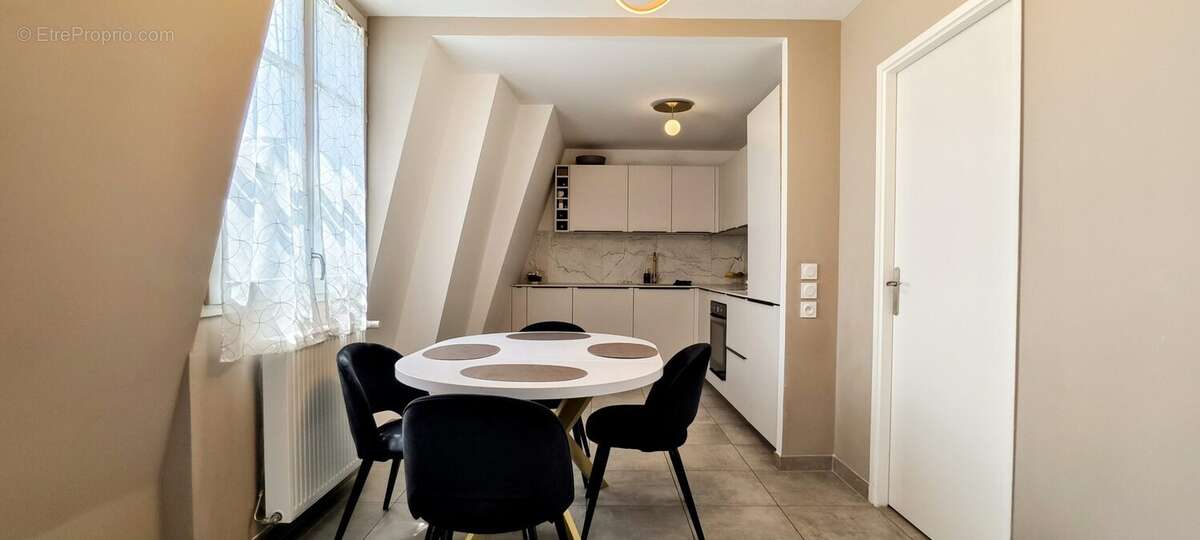 Appartement à EMERAINVILLE