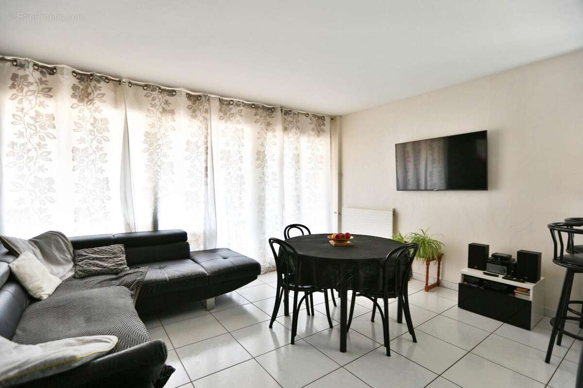 Appartement à CHAMPS-SUR-MARNE