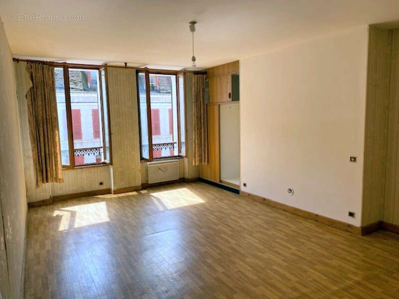 Appartement à VILLENEUVE-L&#039;ARCHEVEQUE