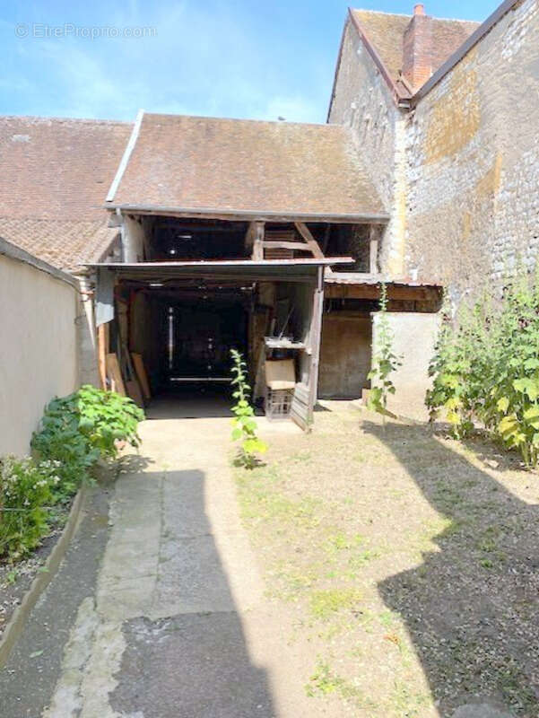 Appartement à VILLENEUVE-L&#039;ARCHEVEQUE