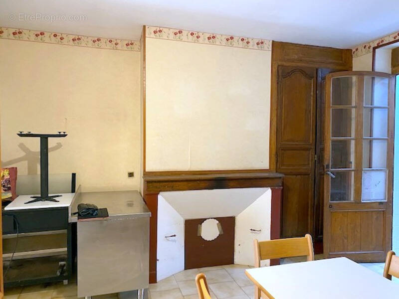 Appartement à VILLENEUVE-L&#039;ARCHEVEQUE