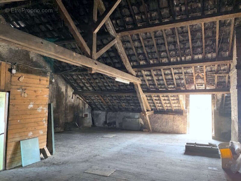 Appartement à VILLENEUVE-L&#039;ARCHEVEQUE