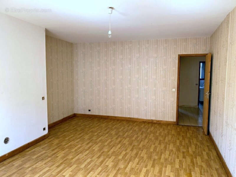 Appartement à VILLENEUVE-L&#039;ARCHEVEQUE