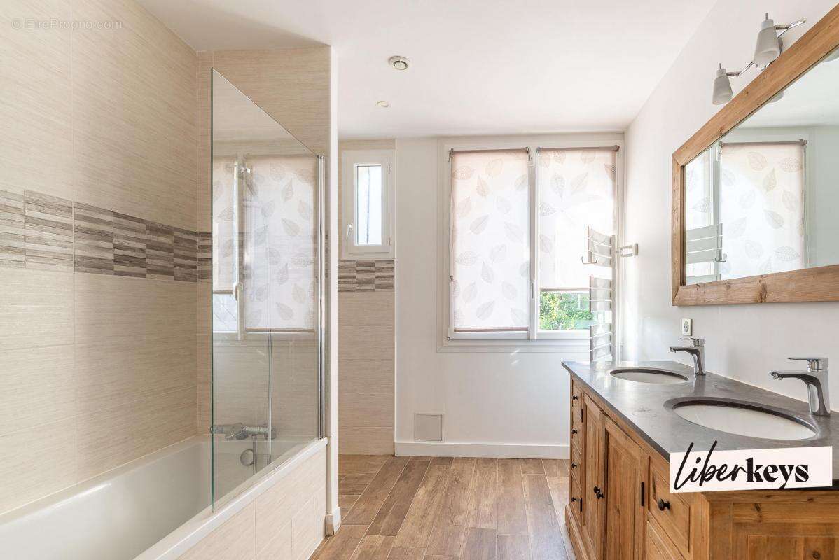 Maison à SAINT-SEBASTIEN-SUR-LOIRE