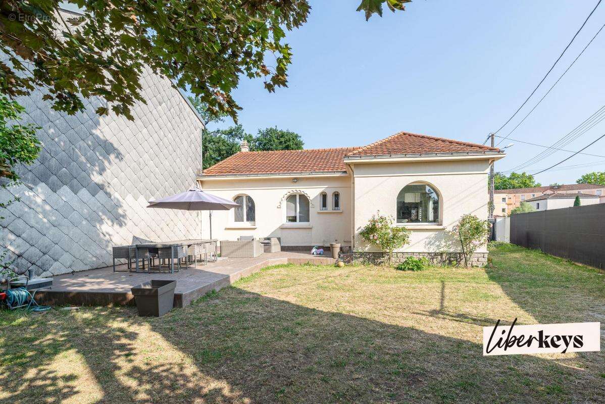 Maison à SAINT-SEBASTIEN-SUR-LOIRE