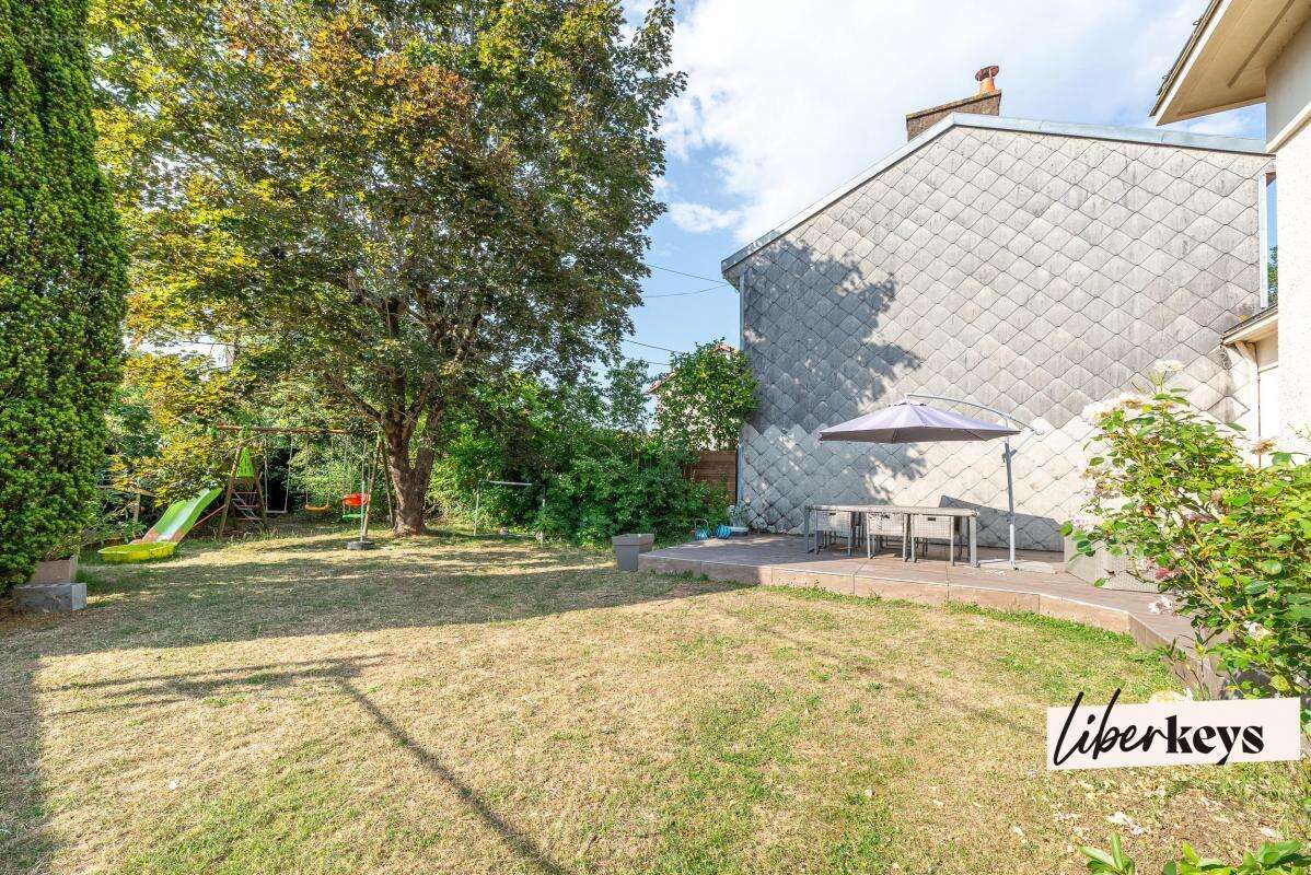 Maison à SAINT-SEBASTIEN-SUR-LOIRE