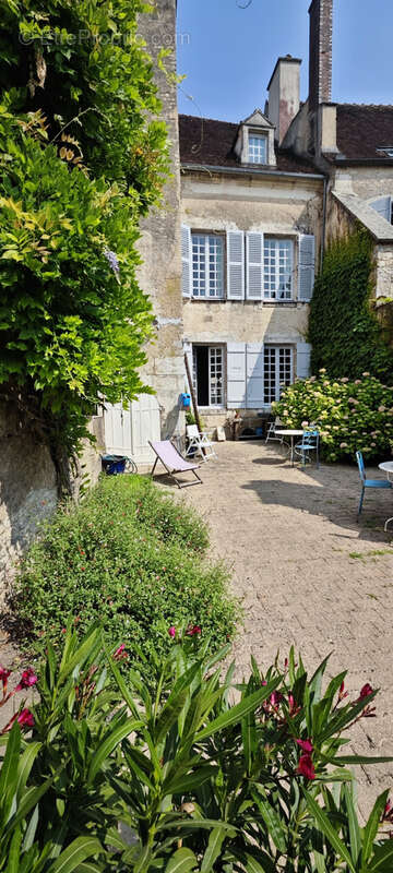Maison à NOYERS