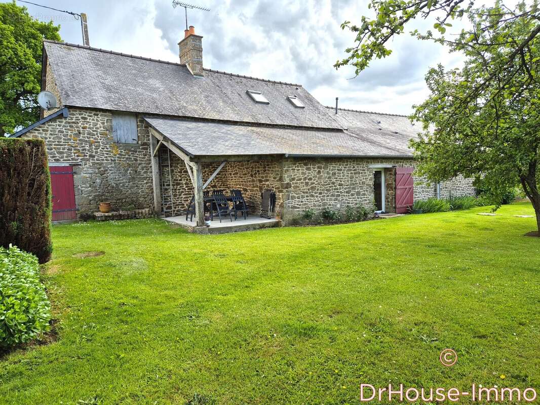 Maison à SAINT-BERTHEVIN-LA-TANNIERE