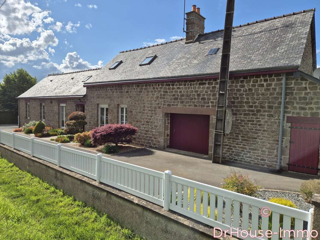 Maison à SAINT-BERTHEVIN-LA-TANNIERE