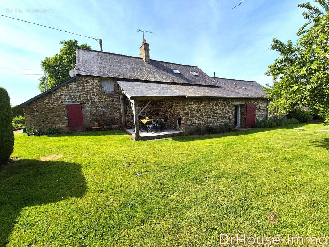 Maison à SAINT-BERTHEVIN-LA-TANNIERE