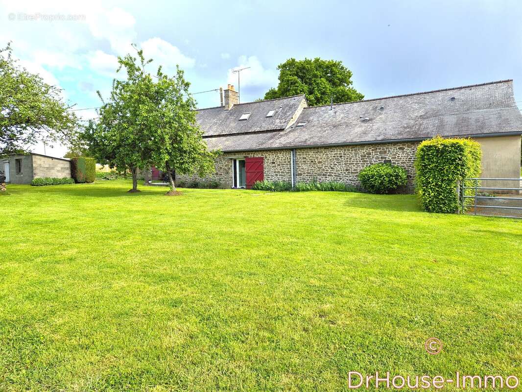 Maison à SAINT-BERTHEVIN-LA-TANNIERE
