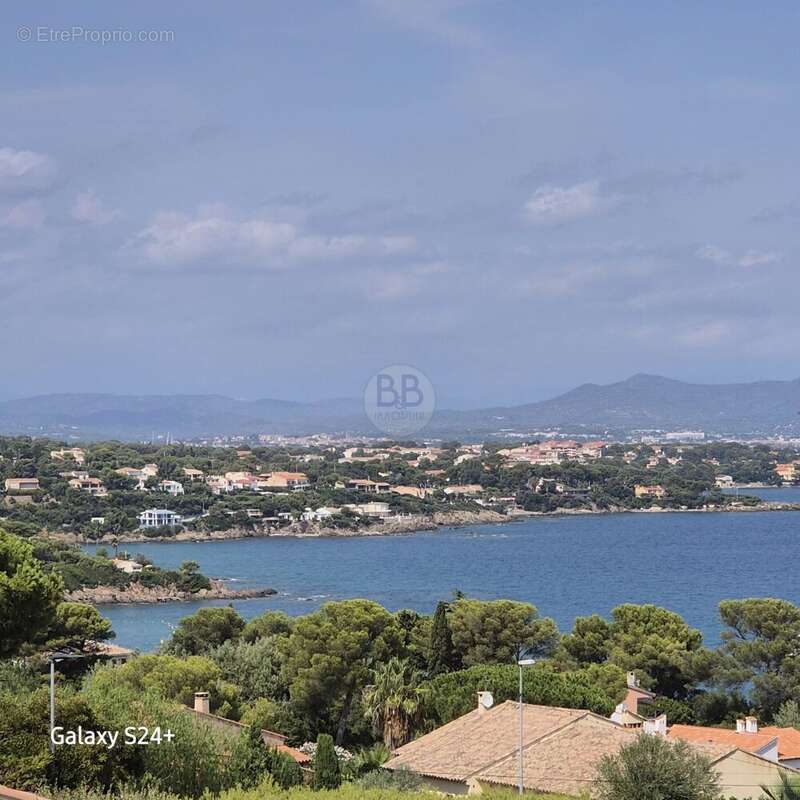 Maison à LES ISSAMBRES