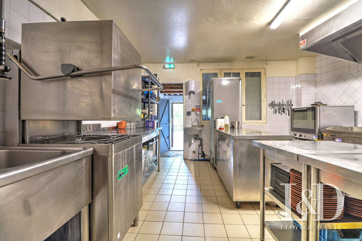 Commerce à SAINT-AMBROIX