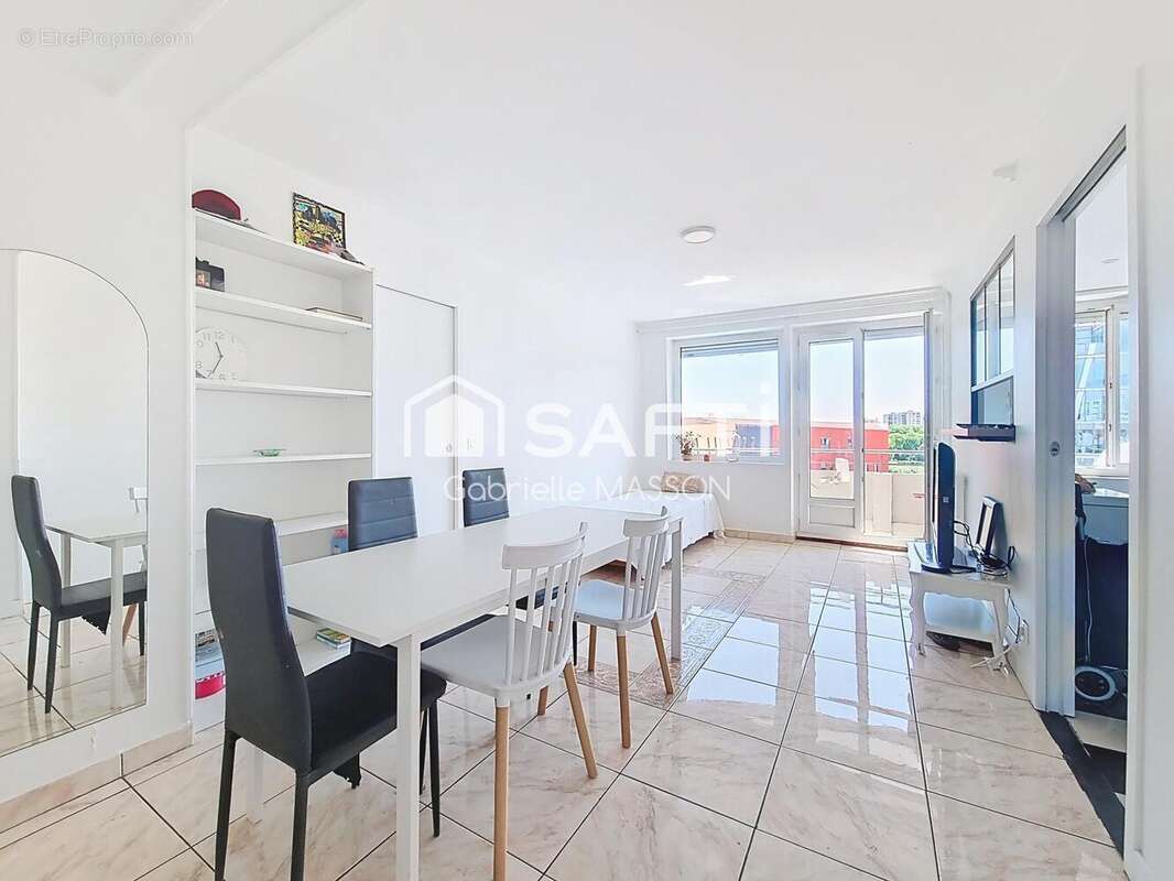 Photo 2 - Appartement à LE KREMLIN-BICETRE