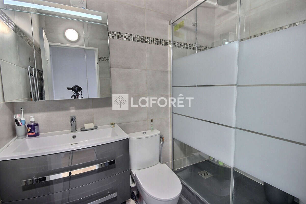 Appartement à COURBEVOIE