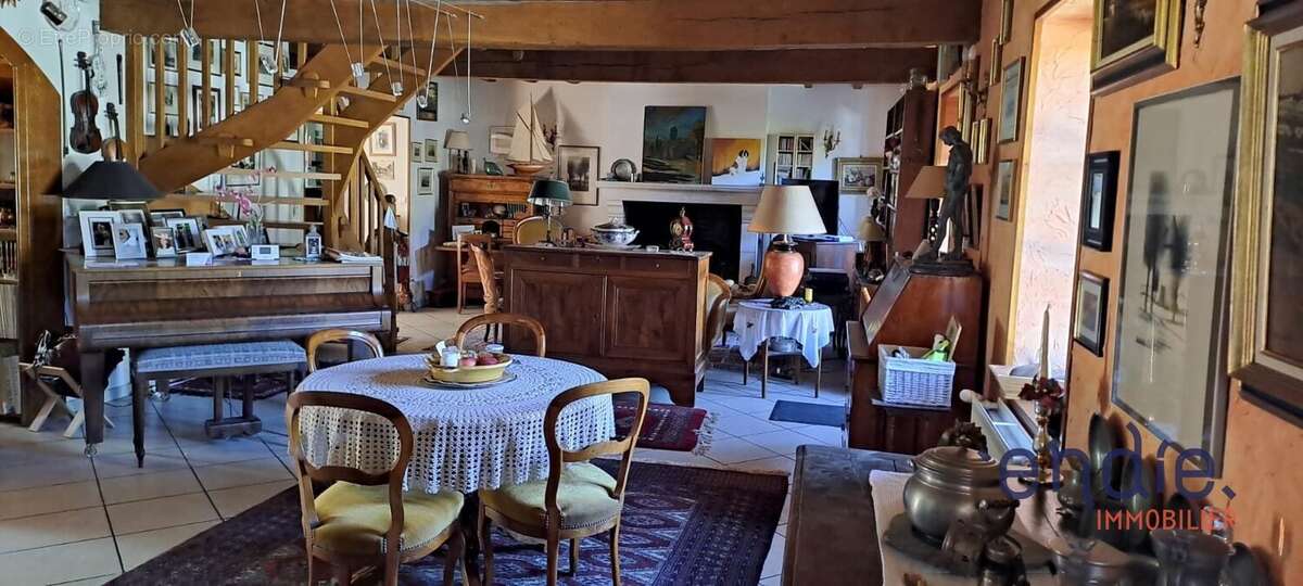 Maison à ISLE-ET-BARDAIS