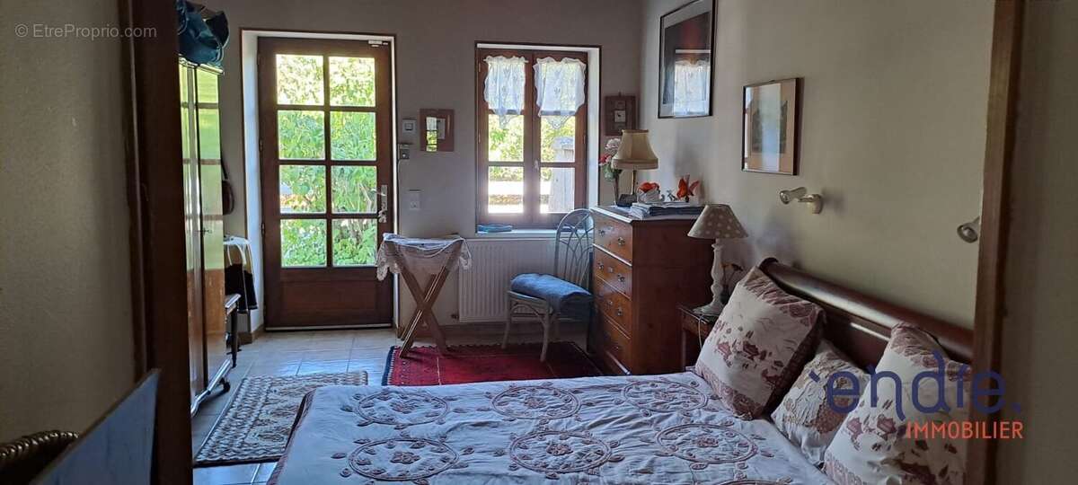 Maison à ISLE-ET-BARDAIS