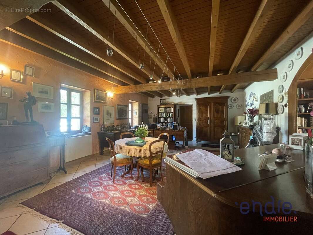 Maison à ISLE-ET-BARDAIS