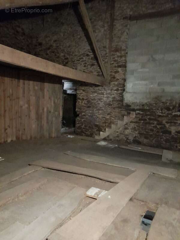 Maison à RIEUPEYROUX