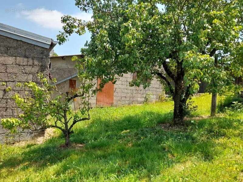 Maison à RIEUPEYROUX