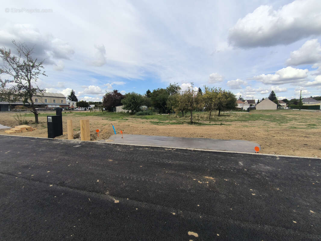 Terrain à LA CROIX-EN-TOURAINE
