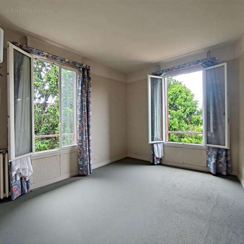 Maison à L'HAY-LES-ROSES