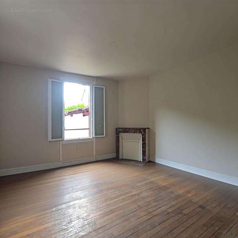 Maison à L'HAY-LES-ROSES