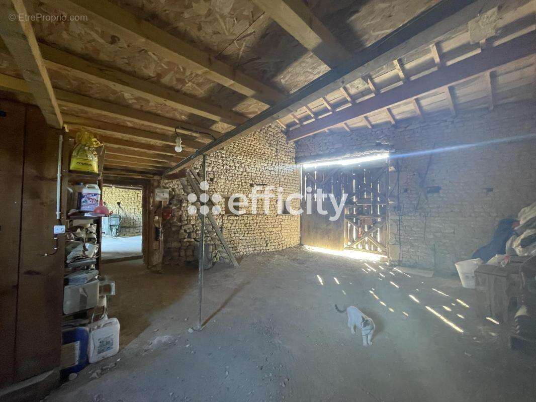 Maison à AUGE-SAINT-MEDARD