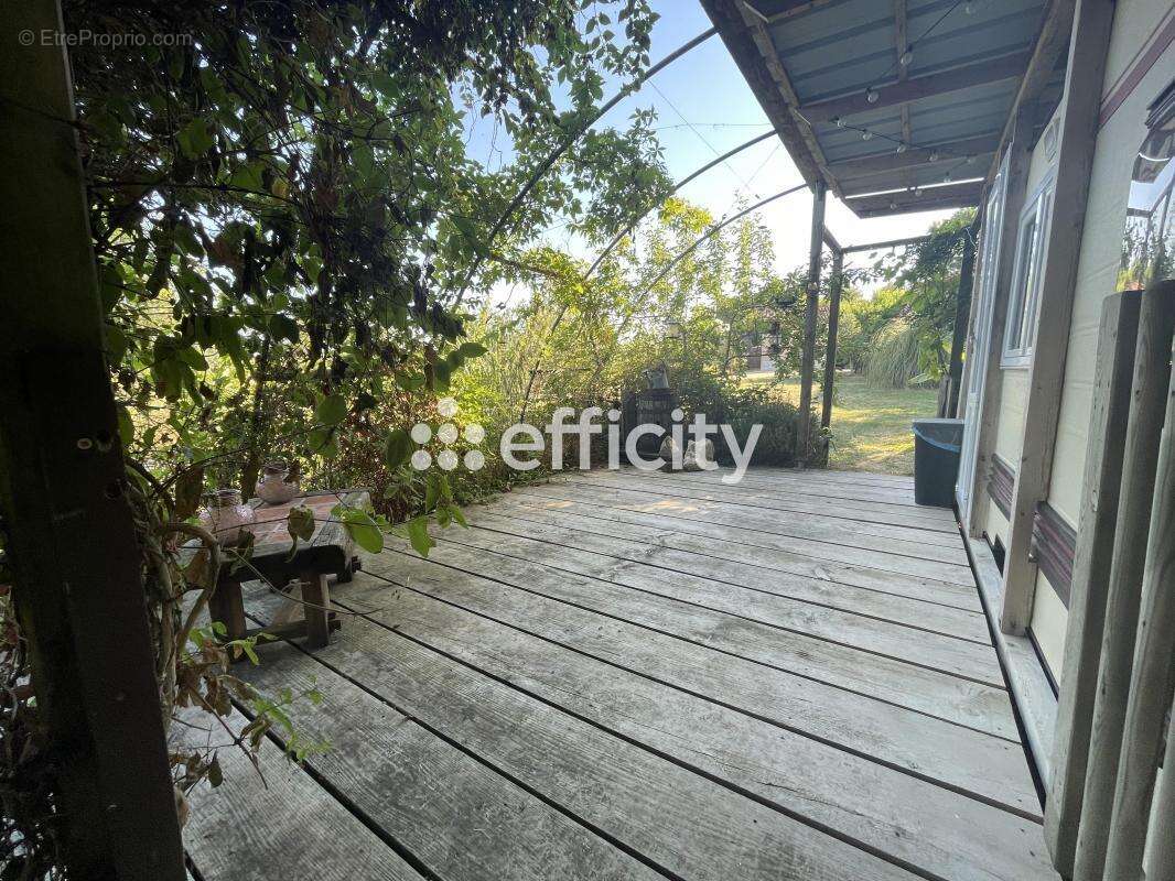 Maison à AUGE-SAINT-MEDARD