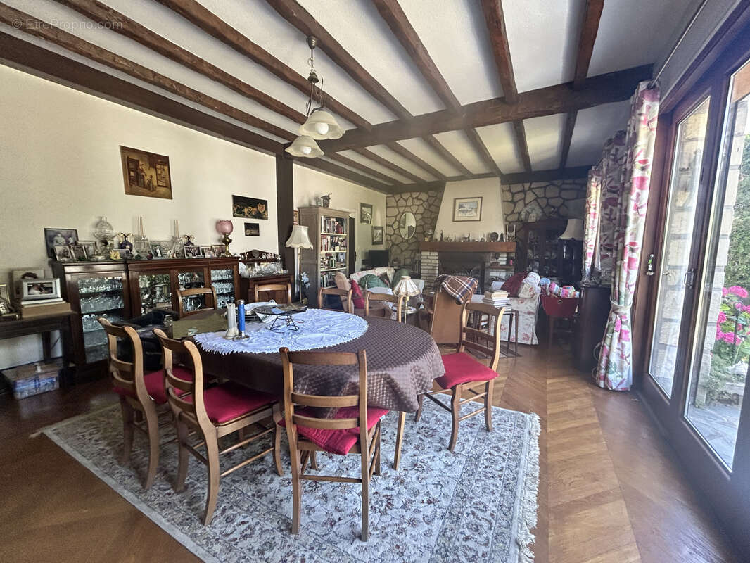 Maison à BONNIERES-SUR-SEINE