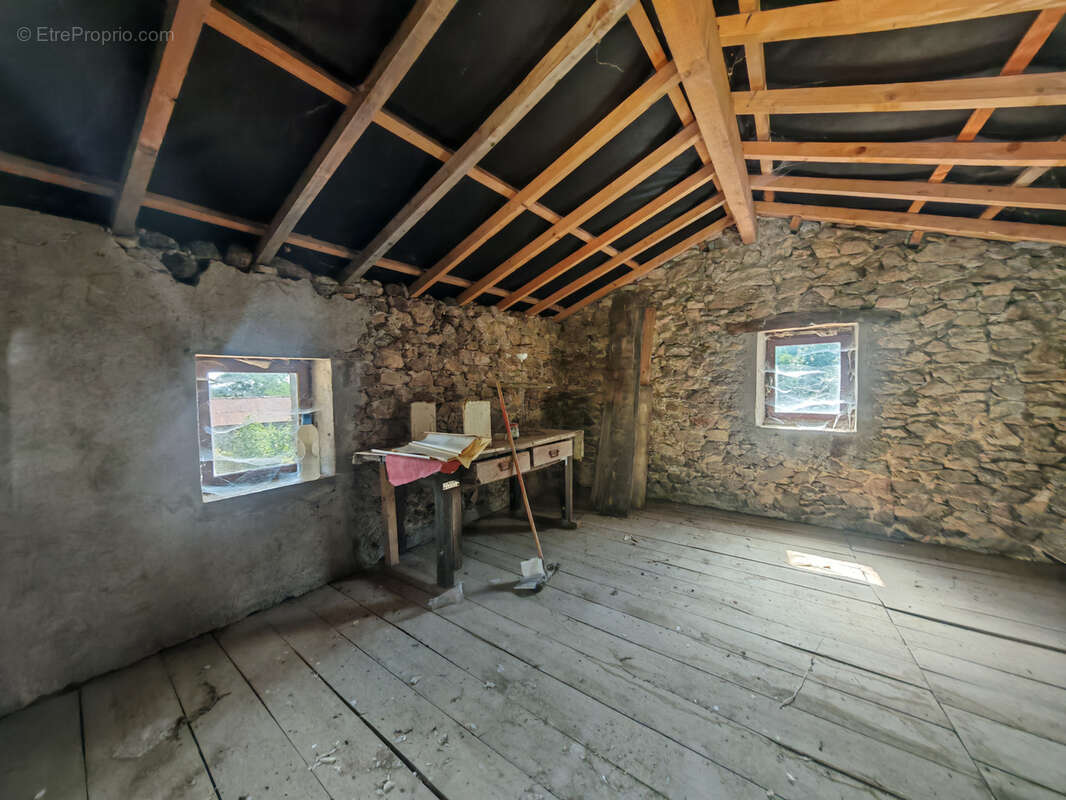 Maison à VERNOUX-EN-VIVARAIS