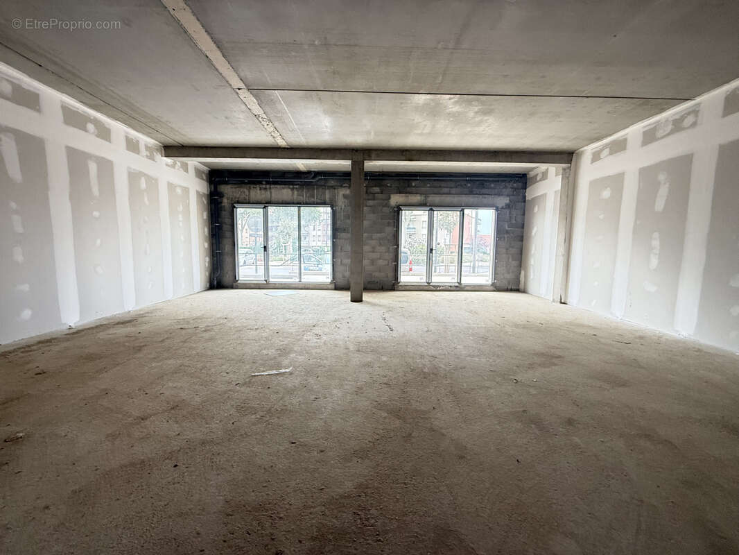 Commerce à SAINT-ESTEVE