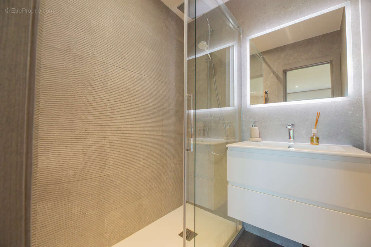 Appartement à MANDELIEU-LA-NAPOULE