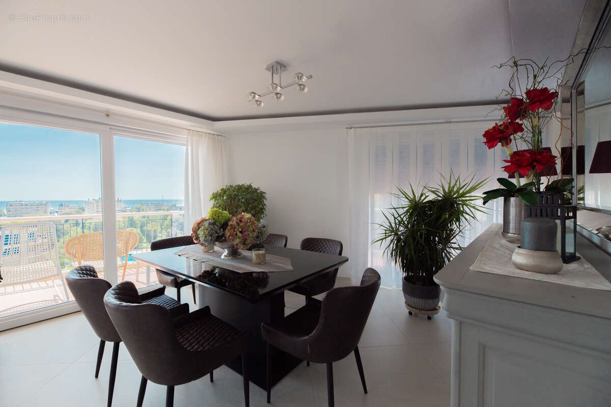 Appartement à MANDELIEU-LA-NAPOULE