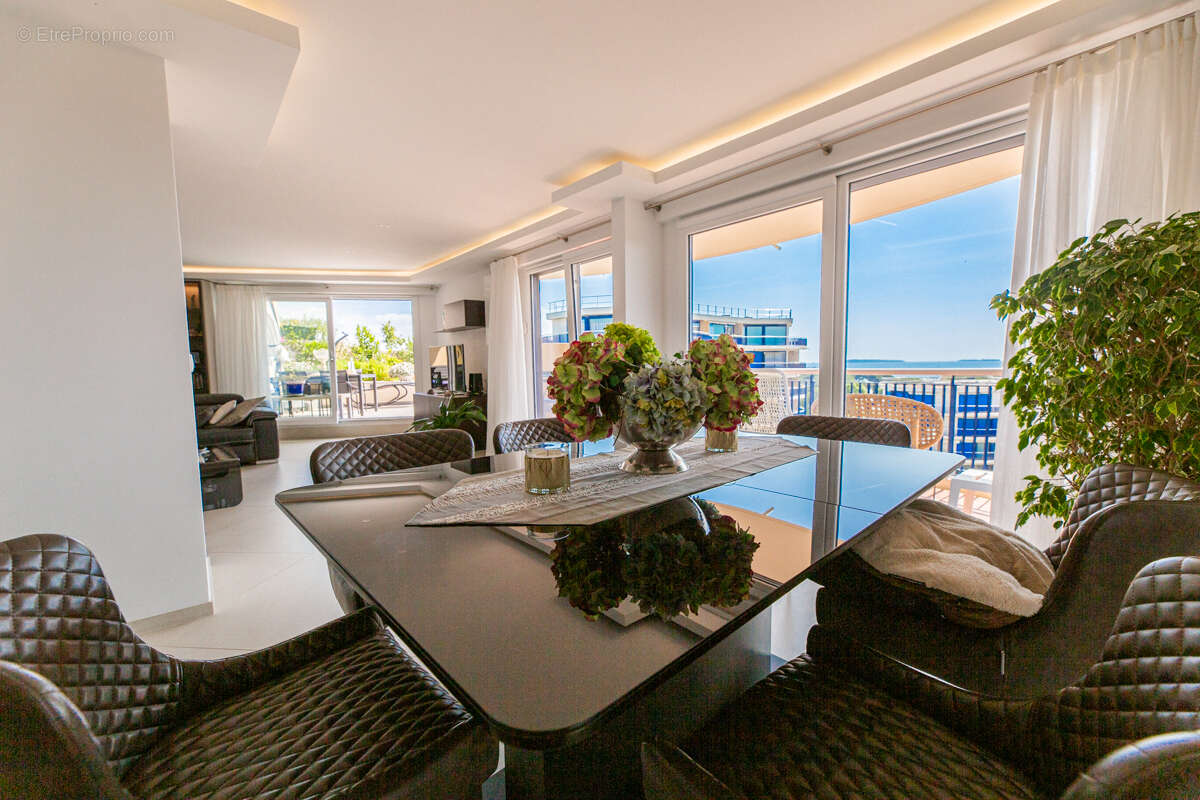 Appartement à MANDELIEU-LA-NAPOULE